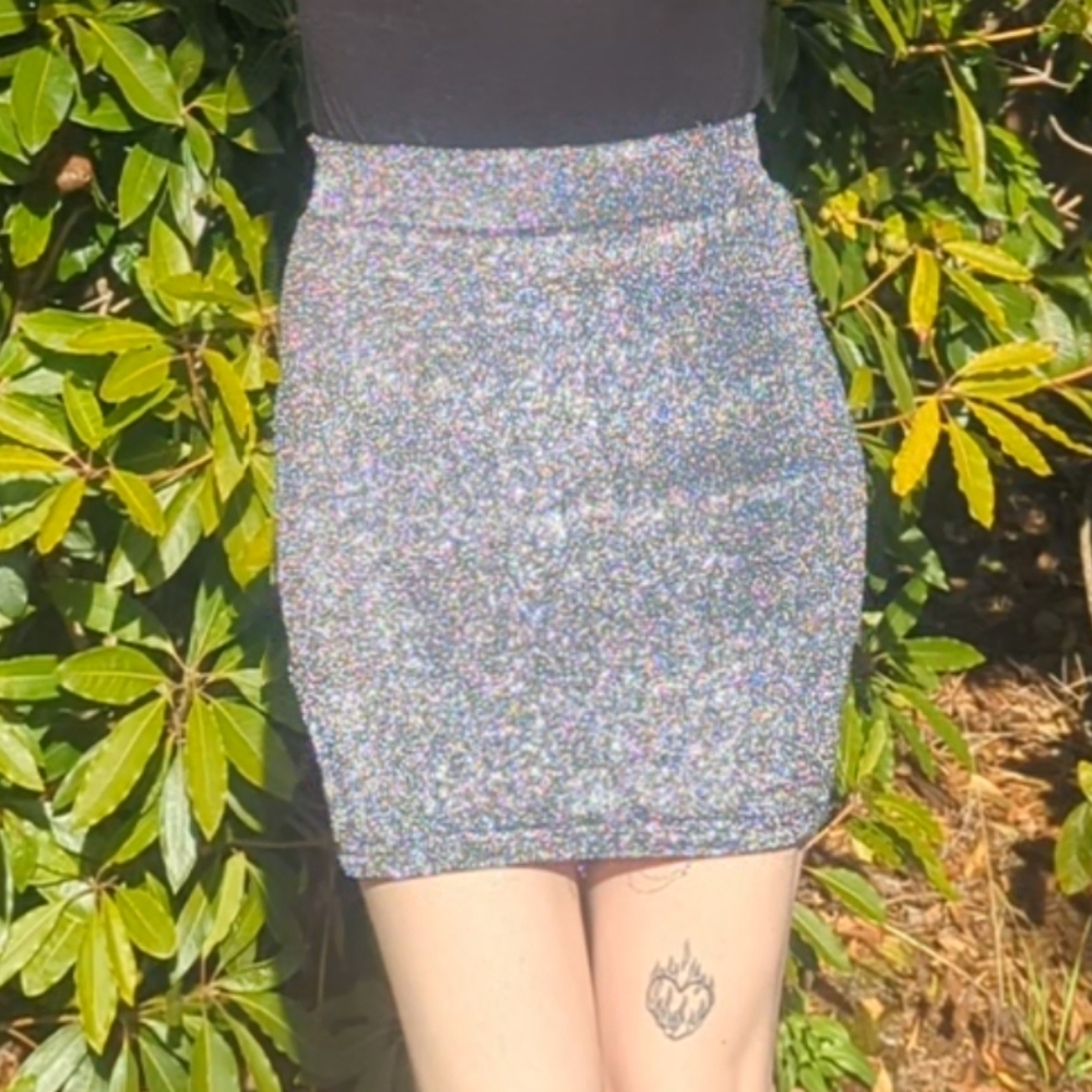 COPY - 🩶🖤 Forever 21 Brand Black/Silver Sparkly Skirt